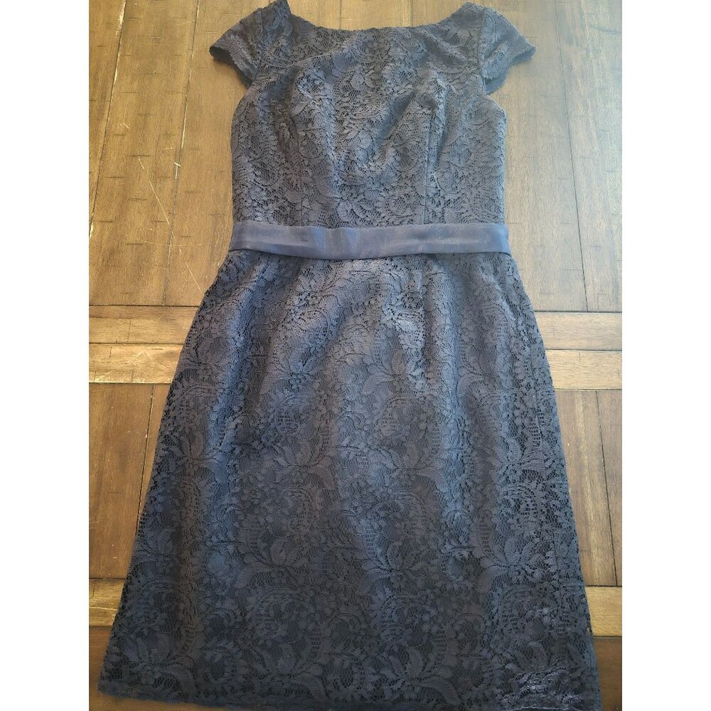 Belsoie Navy Lace Cocktail Dress With Cap Sleeves & Button Back Detail Size 4